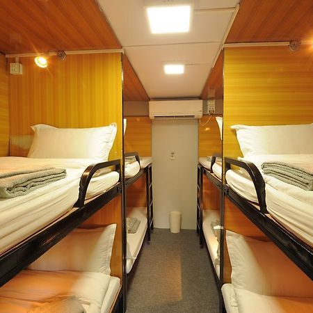 Space Boutique Hostel Yangon Bilik gambar