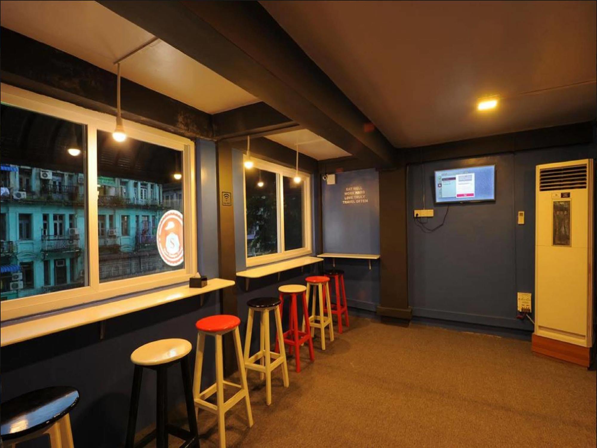 Space Boutique Hostel Yangon Luaran gambar