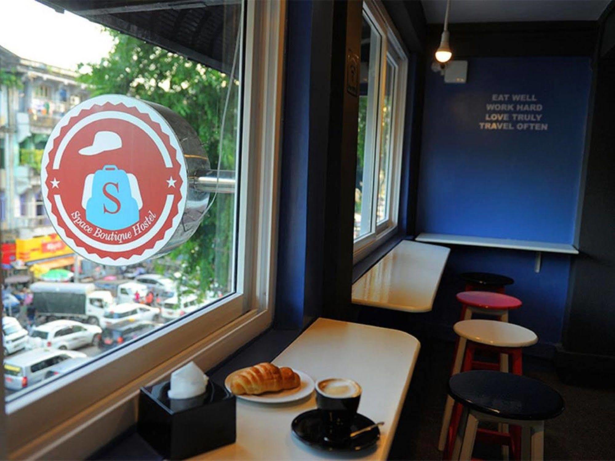 Space Boutique Hostel Yangon Luaran gambar